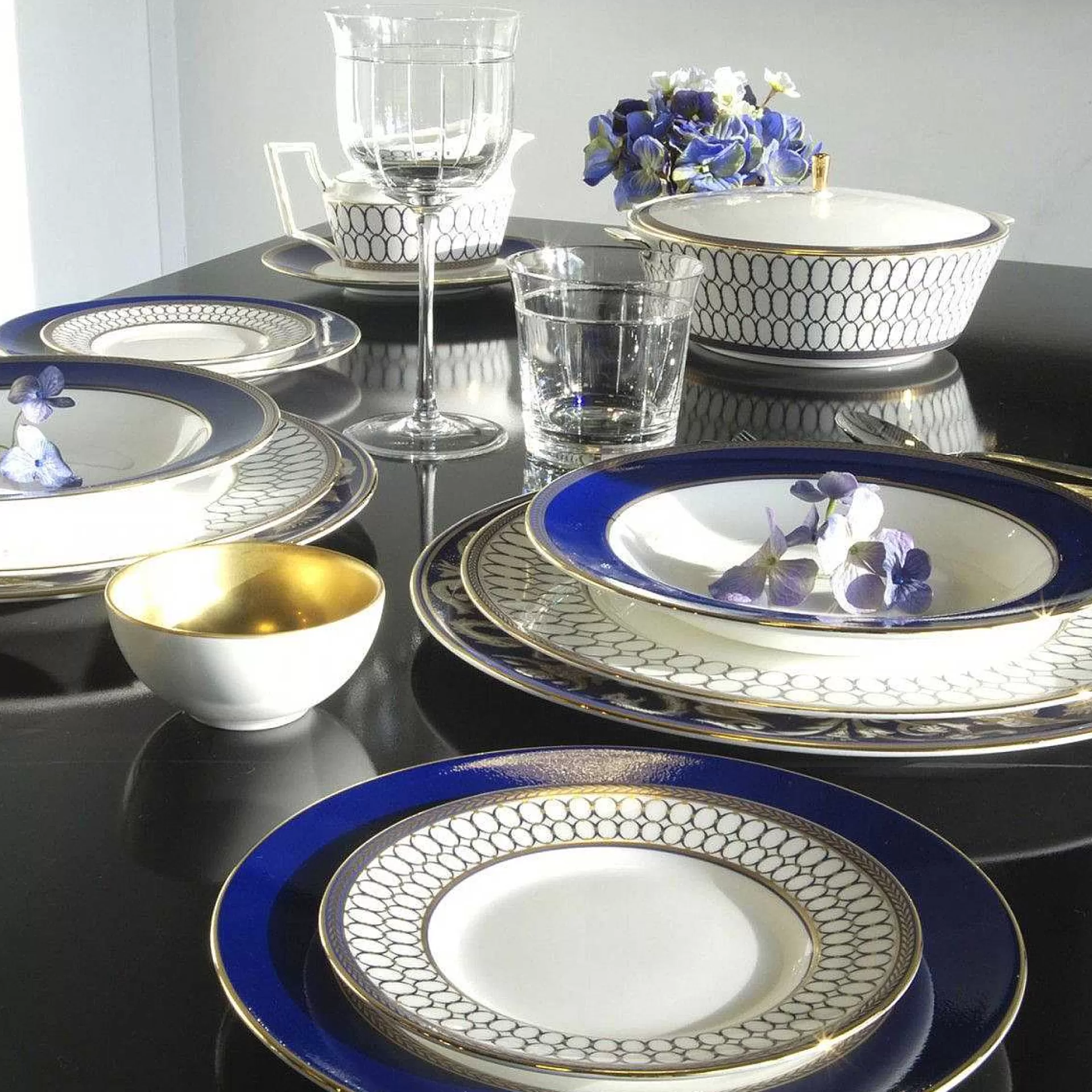 Wedgwood Sausenebb & Sausekanner*Renaissance Gold Sausekanne